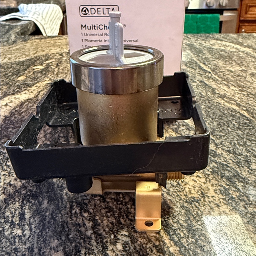 Delta MultiChoice Universal Valve in White Packaging - Picture 7 of 12